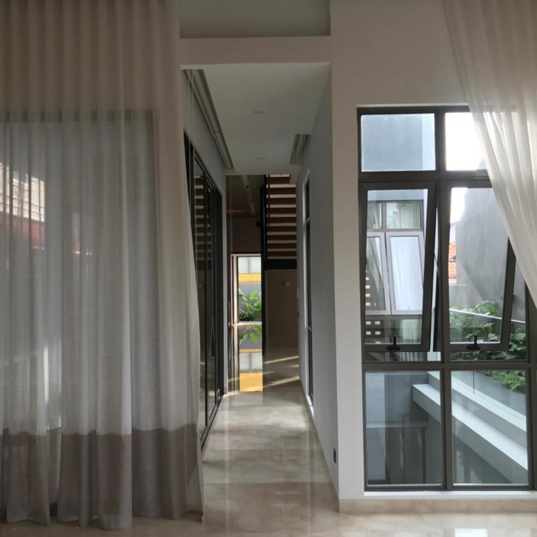 Landed Property Hallway at Medway Drive