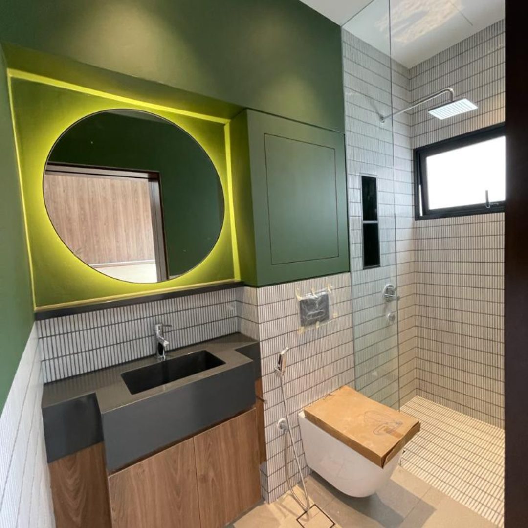 Landed Property Toilet at Carmen Terrace
